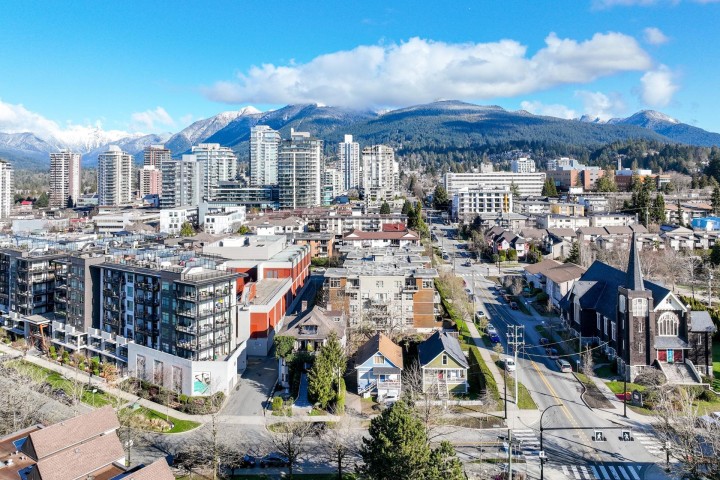 Photo 3 at 160 164 E 10th Street, Central Lonsdale, North Vancouver