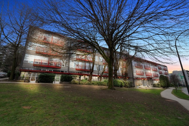 Photo 15 at 424 - 350 E 2nd Avenue, Mount Pleasant VE, Vancouver East