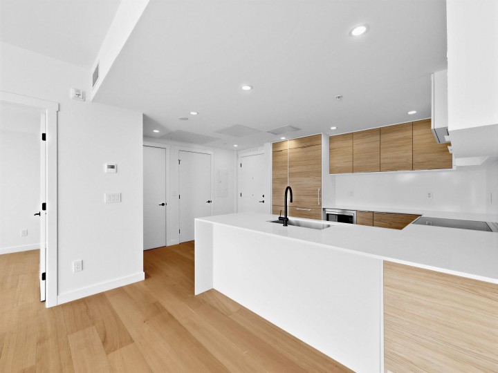 Photo 15 at 504 - 6485 Manitoba Street, Oakridge VW, Vancouver West
