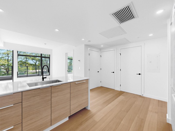 Photo 19 at 504 - 6485 Manitoba Street, Oakridge VW, Vancouver West