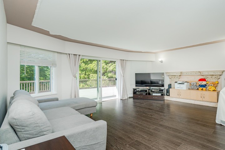 Photo 3 at 6074 Sherbrooke Street, Knight, Vancouver East