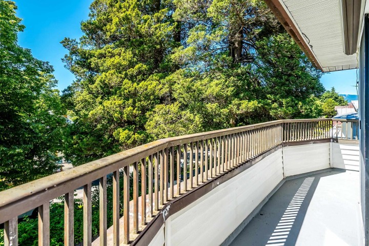 Photo 5 at 6074 Sherbrooke Street, Knight, Vancouver East