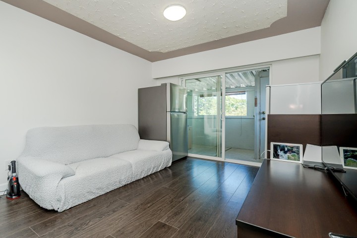 Photo 11 at 6074 Sherbrooke Street, Knight, Vancouver East