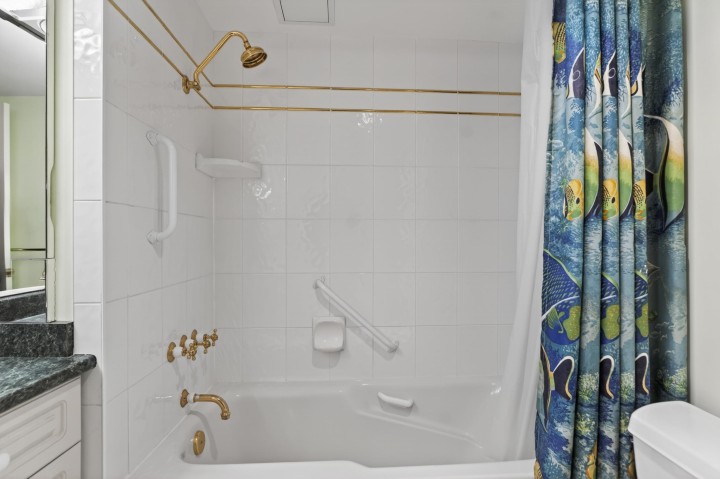 Photo 18 at 402 - 2135 Argyle Avenue, West Vancouver