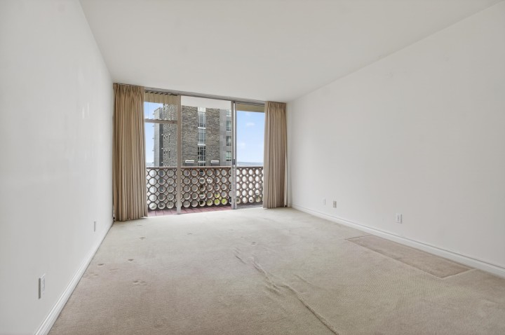 Photo 25 at 402 - 2135 Argyle Avenue, West Vancouver