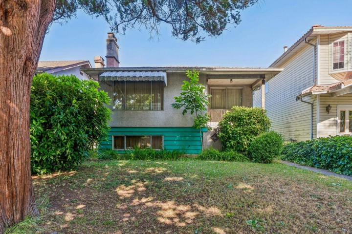 Photo 6 at 4420 Perry Street, Victoria VE, Vancouver East