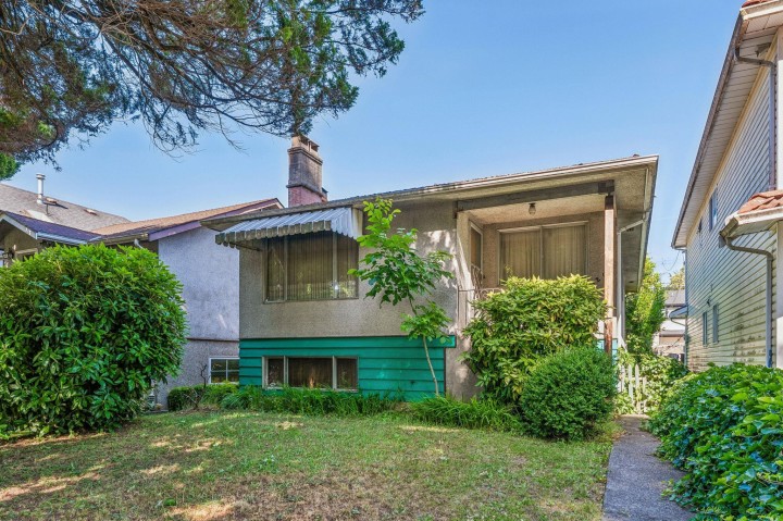 Photo 5 at 4420 Perry Street, Victoria VE, Vancouver East
