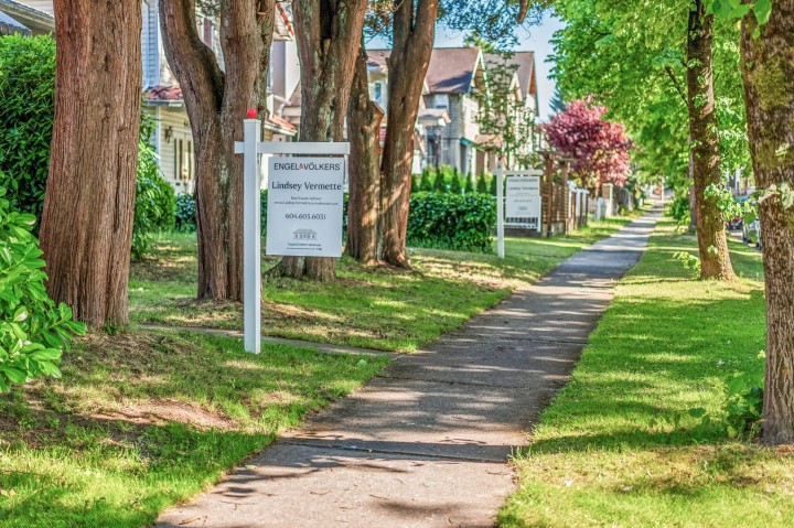 Photo 8 at 4420 Perry Street, Victoria VE, Vancouver East