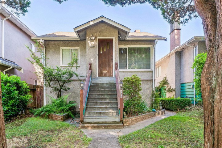 Photo 7 at 4412 Perry Street, Victoria VE, Vancouver East