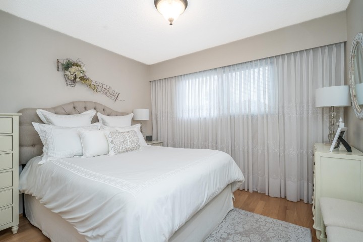 Photo 15 at 5262 Clarendon Street, Collingwood VE, Vancouver East