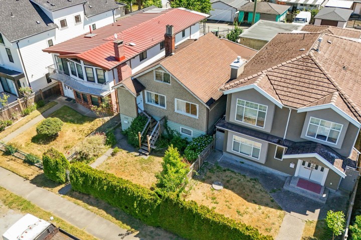 Photo 2 at 5322 Culloden Street, Vancouver East