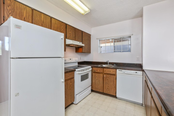 Photo 6 at 5322 Culloden Street, Vancouver East