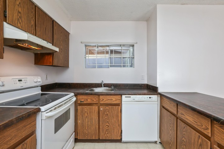 Photo 7 at 5322 Culloden Street, Vancouver East