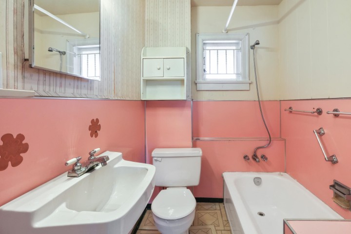 Photo 11 at 5322 Culloden Street, Vancouver East