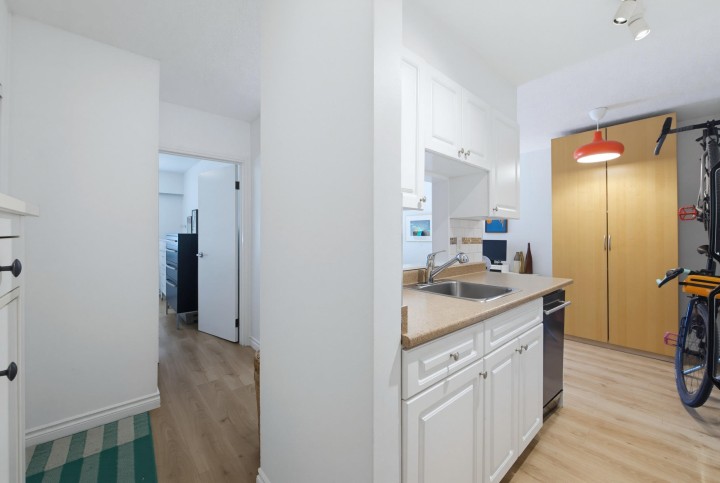 Photo 20 at 303 - 711 E 6th Avenue, Mount Pleasant VE, Vancouver East