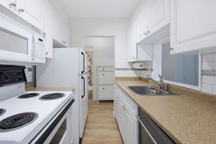 Photo 14 at 303 - 711 E 6th Avenue, Mount Pleasant VE, Vancouver East