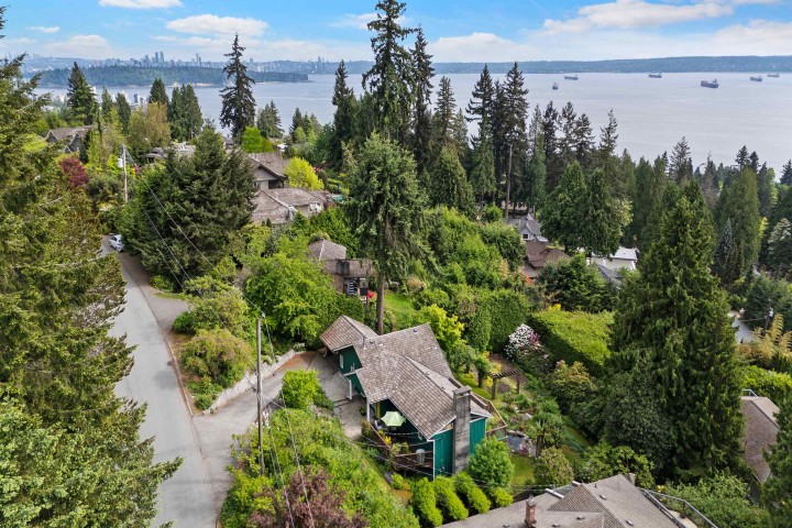Photo 29 at 2660 Queens Avenue, Queens, West Vancouver