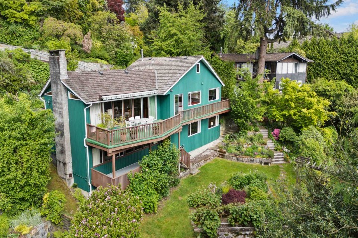 Photo 4 at 2660 Queens Avenue, Queens, West Vancouver