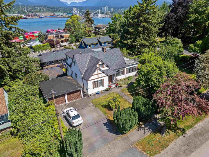 Photo 5 at 2587 Yale Street, Hastings Sunrise, Vancouver East