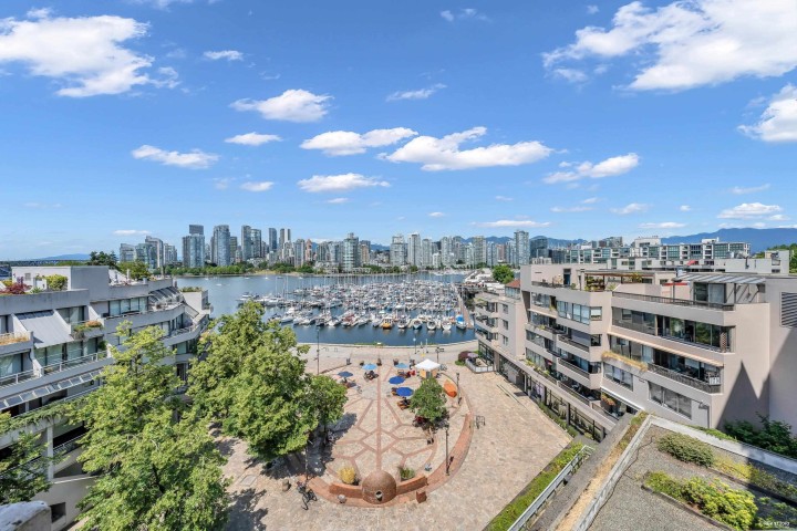 Photo 6 at 524 - 666 Leg In Boot Square, False Creek, Vancouver West