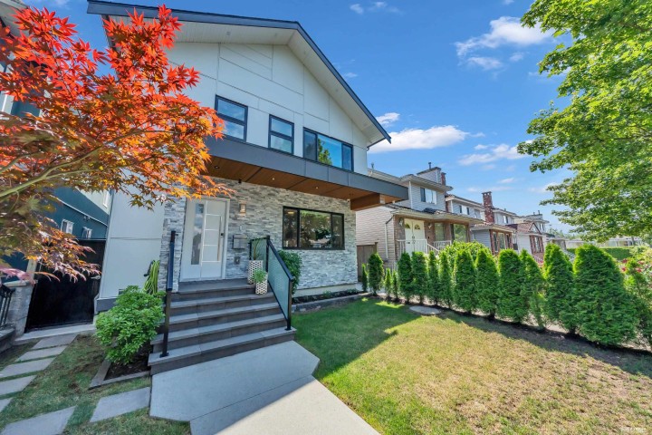 Photo 2 at 3342 E 24th Avenue, Renfrew Heights, Vancouver East