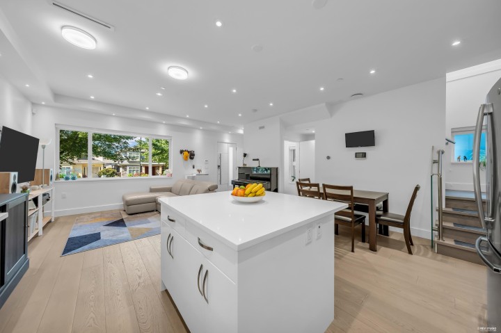 Photo 13 at 3342 E 24th Avenue, Renfrew Heights, Vancouver East