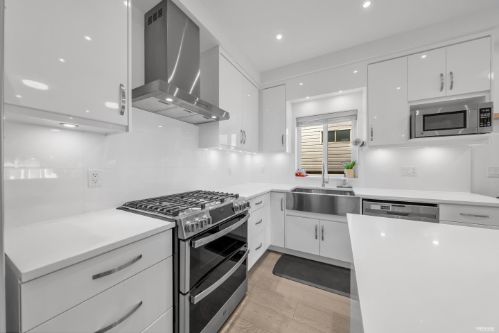 Photo 12 at 3342 E 24th Avenue, Renfrew Heights, Vancouver East