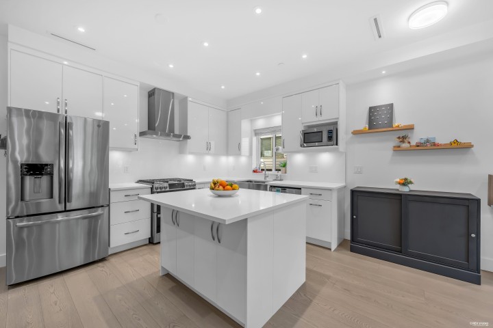 Photo 10 at 3342 E 24th Avenue, Renfrew Heights, Vancouver East
