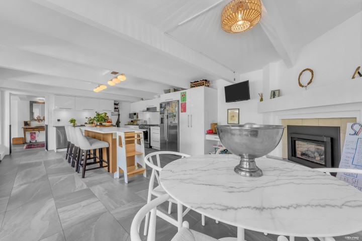 Photo 4 at 1555 Queens Avenue, West Vancouver