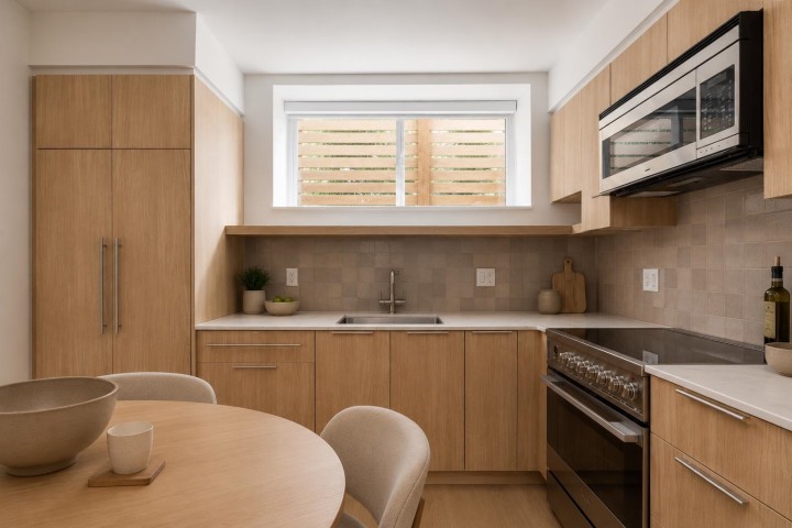 Photo 3 at 2 - 595 E 49th Avenue, Fraser VE, Vancouver East