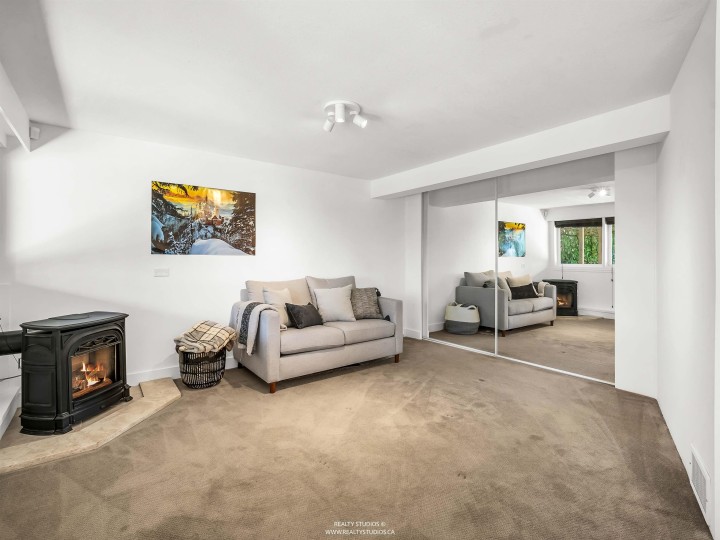 Photo 23 at 947 Evergreen Place, Edgemont, North Vancouver