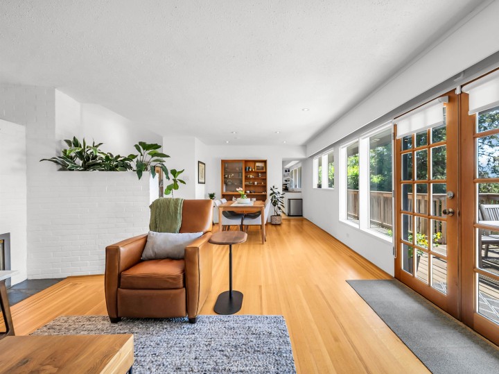 Photo 5 at 947 Evergreen Place, Edgemont, North Vancouver