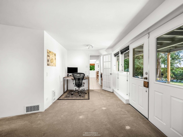 Photo 24 at 947 Evergreen Place, Edgemont, North Vancouver
