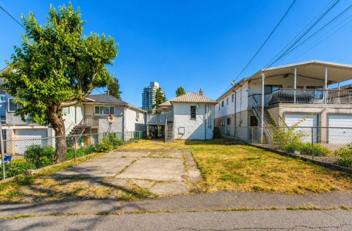 Photo 6 at 2354 E 33rd Avenue, Collingwood VE, Vancouver East