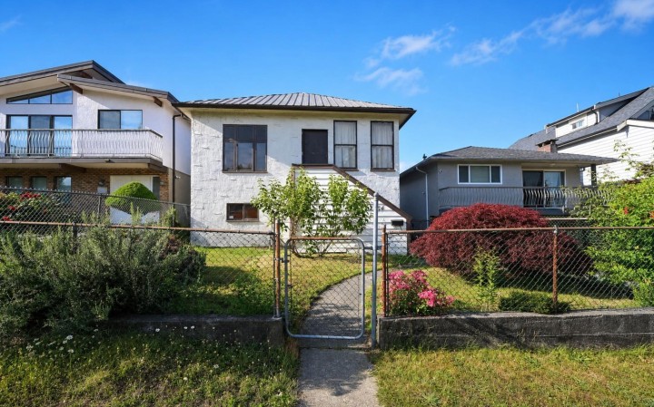 Photo 1 at 2354 E 33rd Avenue, Collingwood VE, Vancouver East
