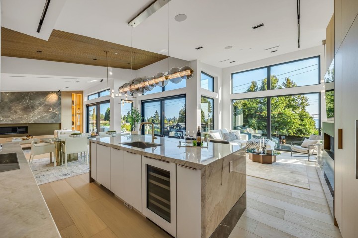 Photo 5 at 2423 Mathers Avenue, Dundarave, West Vancouver