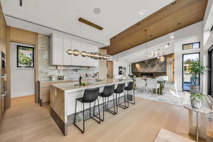 Photo 4 at 2423 Mathers Avenue, Dundarave, West Vancouver