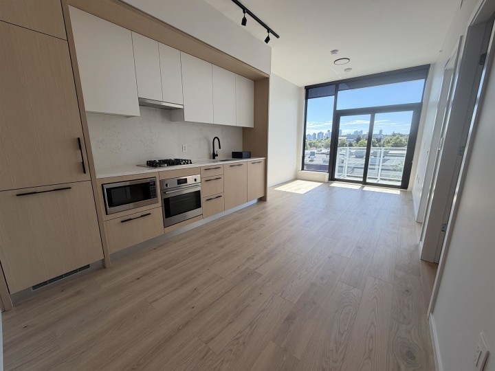 Photo 1 at 462 - 5189 Earles Street, Collingwood VE, Vancouver East