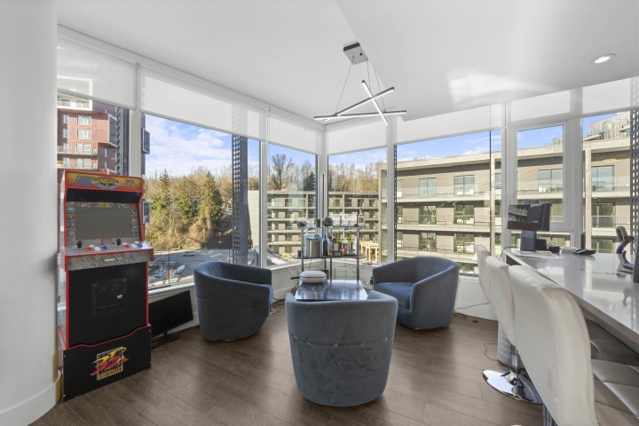 Photo 6 at 609 - 3438 Sawmill Crescent, South Marine, Vancouver East
