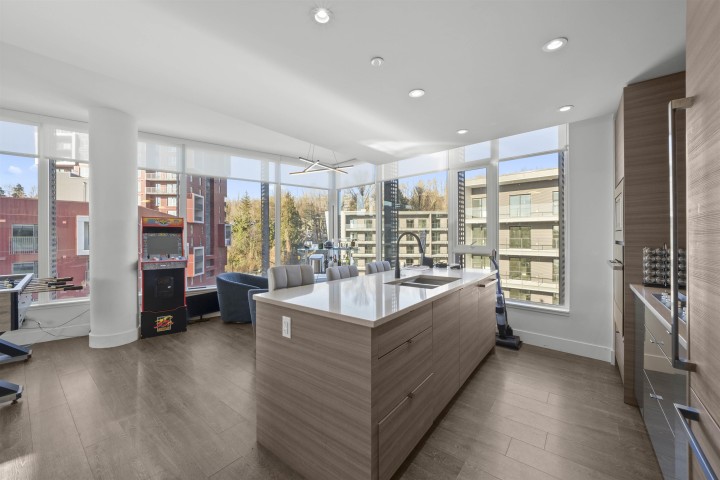 Photo 8 at 609 - 3438 Sawmill Crescent, South Marine, Vancouver East