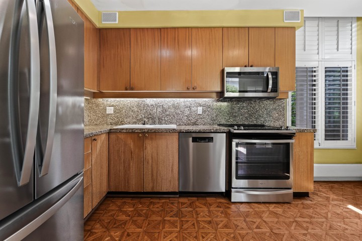 Photo 11 at 102 - 5850 Balsam Street, Kerrisdale, Vancouver West