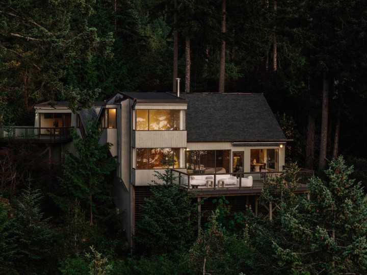 Photo 1 at 8595 Ansell Place, Howe Sound, West Vancouver