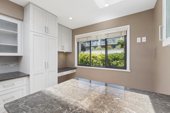Photo 13 at 8 - 2206 Folkestone Way, Panorama Village, West Vancouver