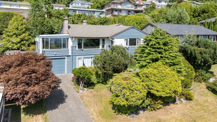 Photo 1 at 674 Blueridge Avenue, Canyon Heights NV, North Vancouver
