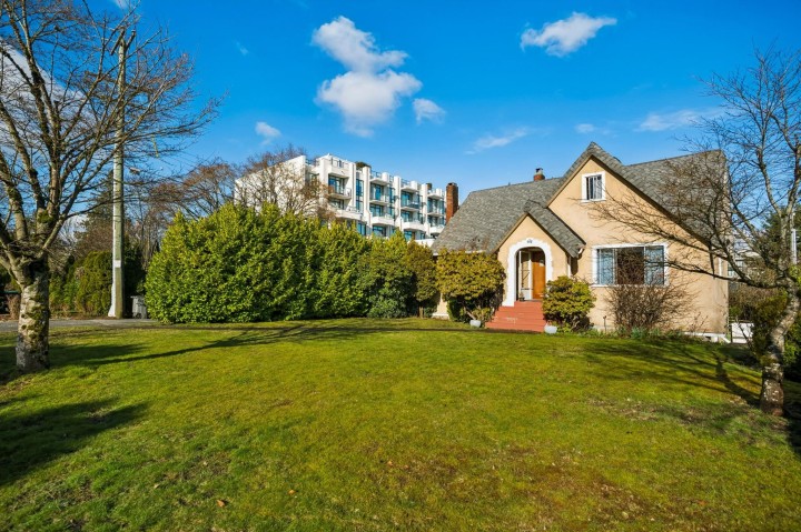 Photo 3 at 475 W 27th Avenue, Cambie, Vancouver West