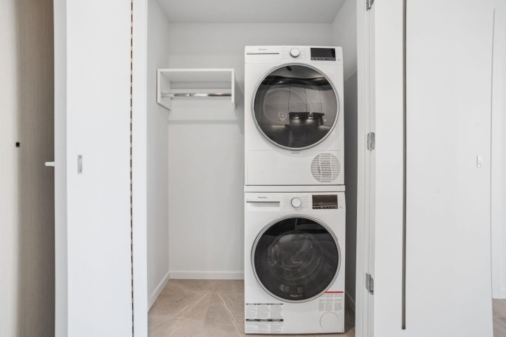 Photo 5 at 216 - 2729 Kingsway, Collingwood VE, Vancouver East
