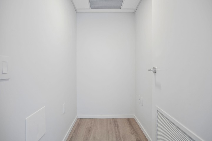 Photo 4 at 216 - 2729 Kingsway, Collingwood VE, Vancouver East