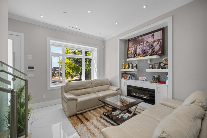 Photo 4 at 1475 E 55th Avenue, Fraserview VE, Vancouver East