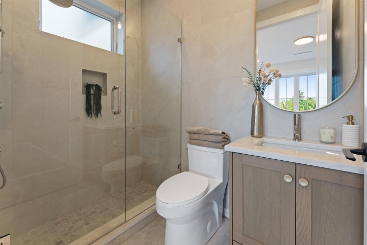 Photo 16 at 2578 E 4th Avenue, Renfrew VE, Vancouver East