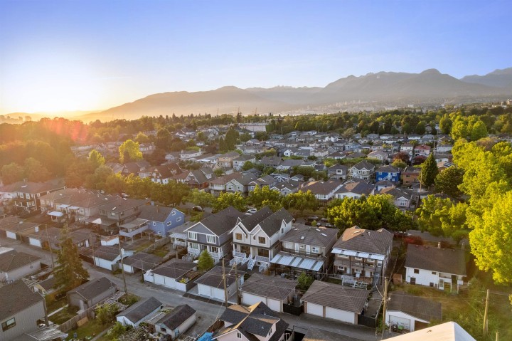 Photo 33 at 2578 E 4th Avenue, Renfrew VE, Vancouver East